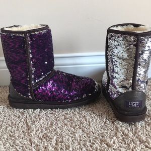 UGGS reversible color boots!! 💜